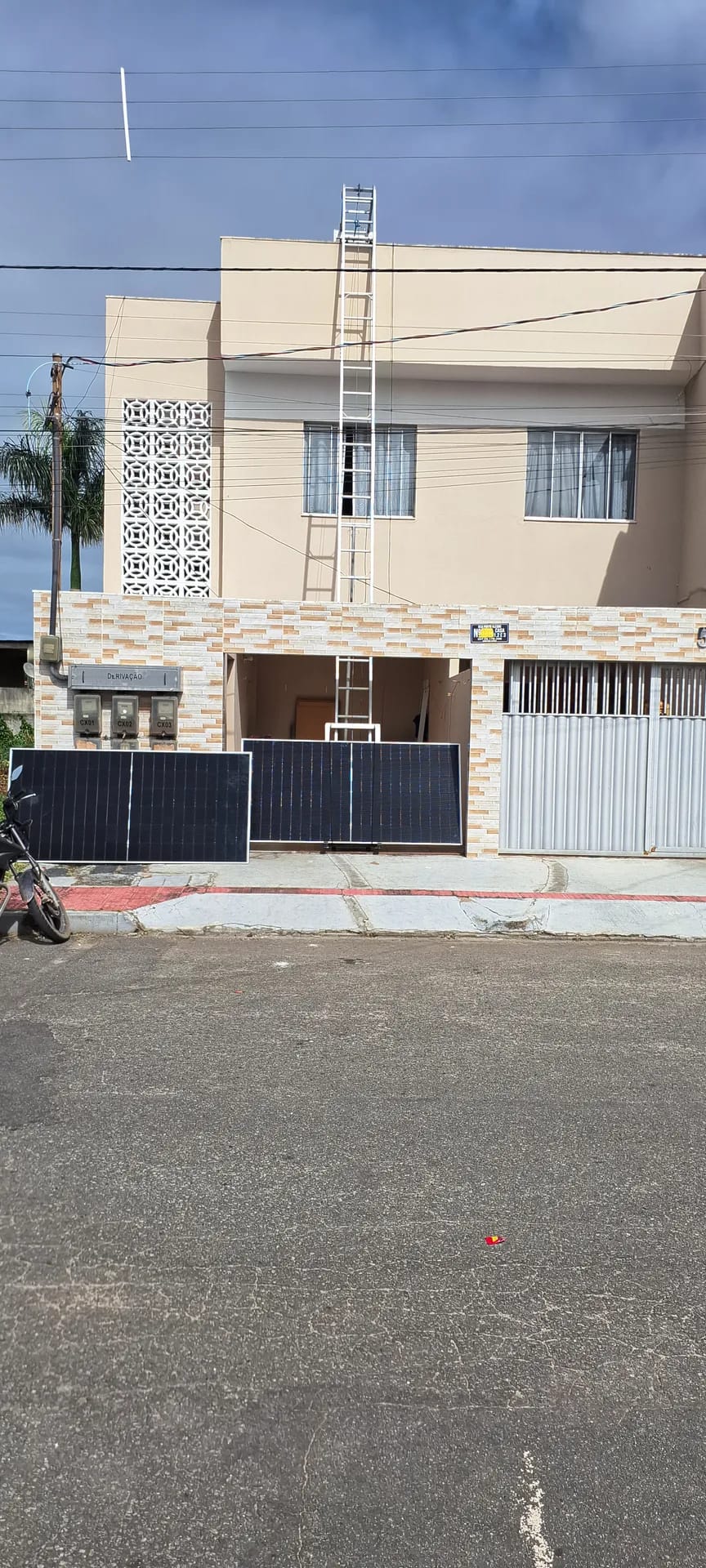 Painéis solares em telhado residencial — obra 04, foto 1