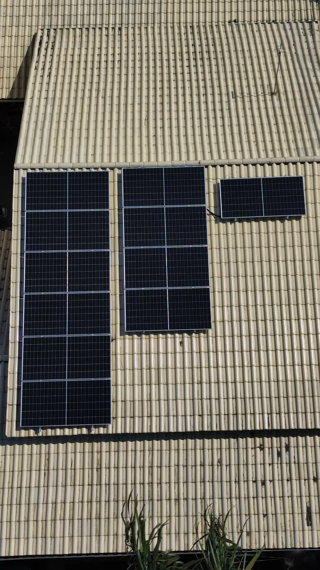 Painéis solares em telhado residencial — obra 07, foto 1