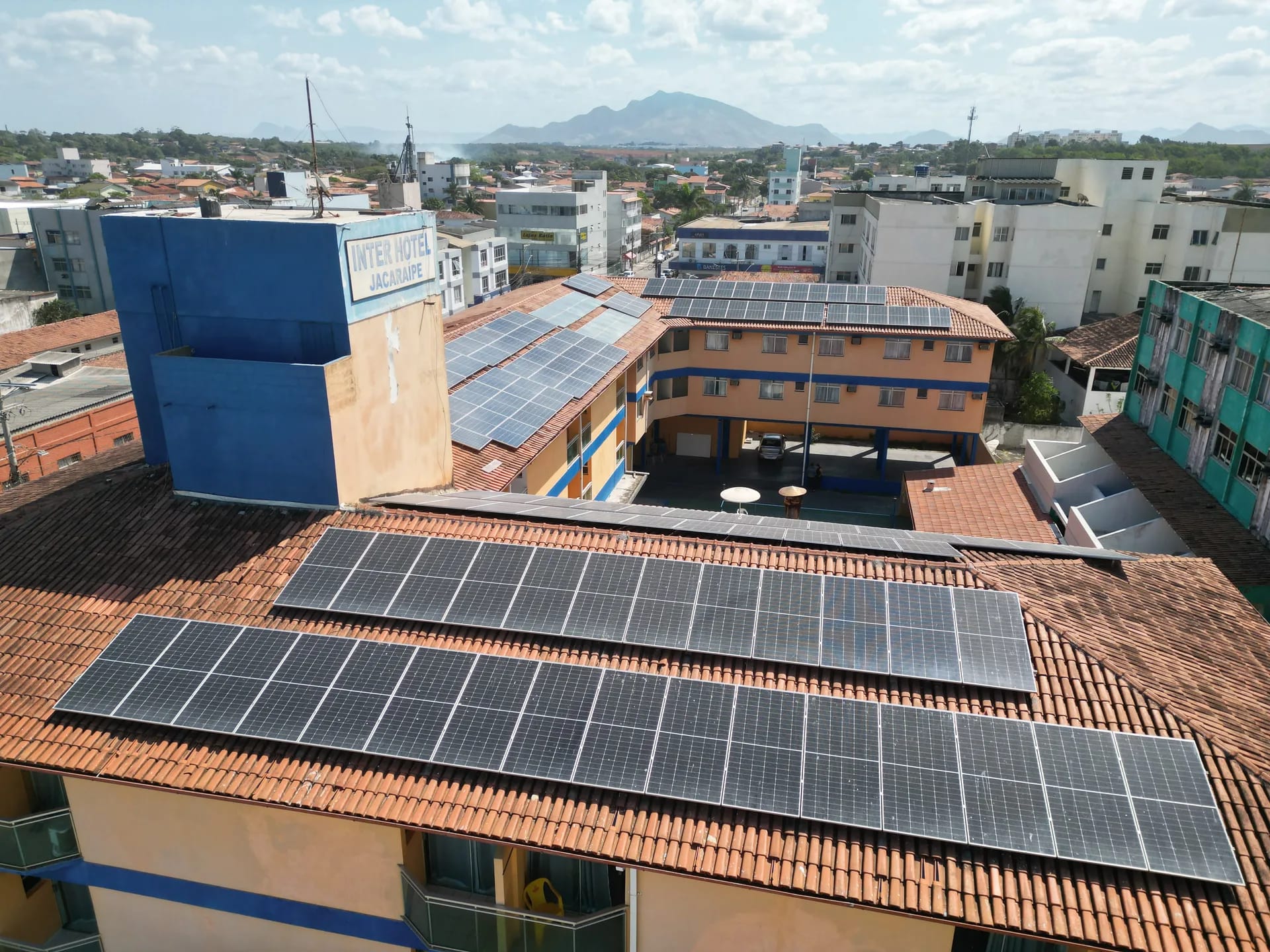 Painéis solares — hotel comercial Inter Hotel — foto 1